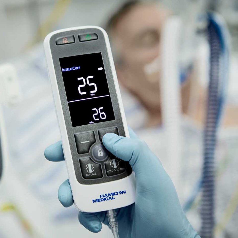 Uređaj za održavanje i monitoring pritiska u manžetni ET tubusa Uređaj za održavanje i monitoring pritiska u manžetni ET tubusa